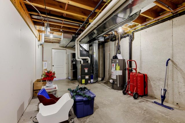 1606 S Carver LANE, Appleton, WI 54914