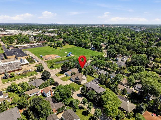1606 S Carver LANE, Appleton, WI 54914