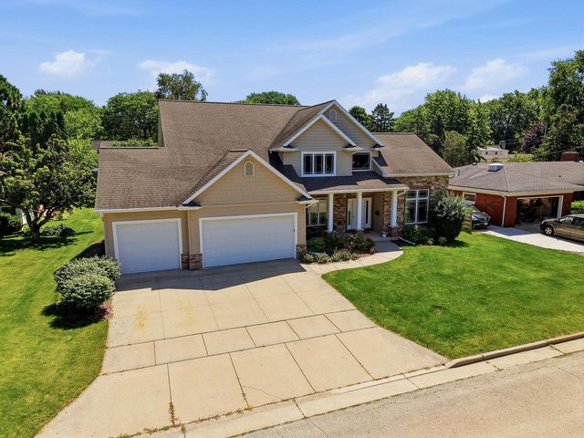 1606 S Carver LANE, Appleton, WI 54914