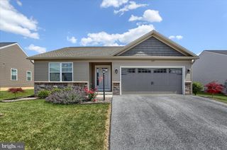 519 CAMBRIDGE LN, Shippensburg, PA 17257