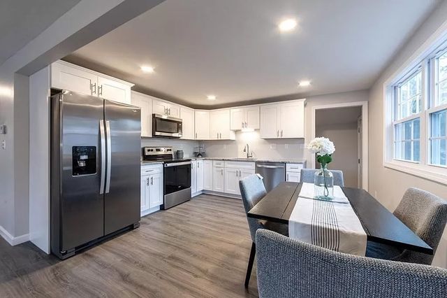 175 Pringle St, Tewksbury, MA 01876