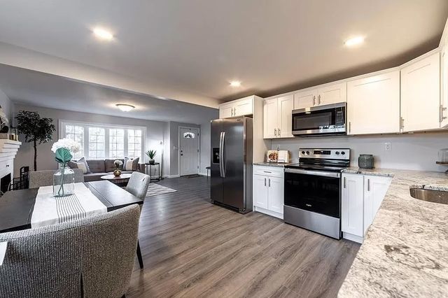 175 Pringle St, Tewksbury, MA 01876