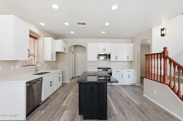 1635 E Debbie Drive E, San Tan Valley, AZ 85140