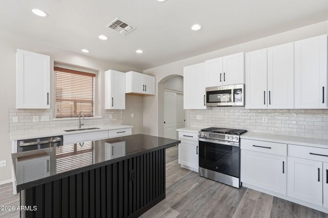 1635 E Debbie Drive E, San Tan Valley, AZ 85140