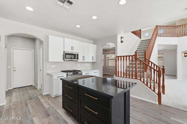 1635 E Debbie Drive E, San Tan Valley, AZ 85140