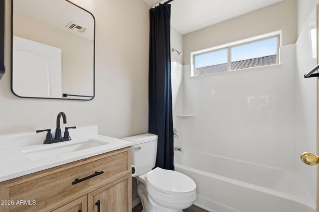 1635 E Debbie Drive E, San Tan Valley, AZ 85140