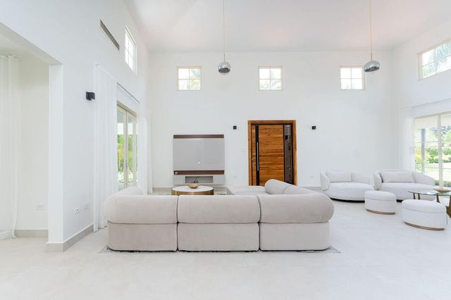 321 CAMINO DEL GUAMA, Dorado, PR 00646