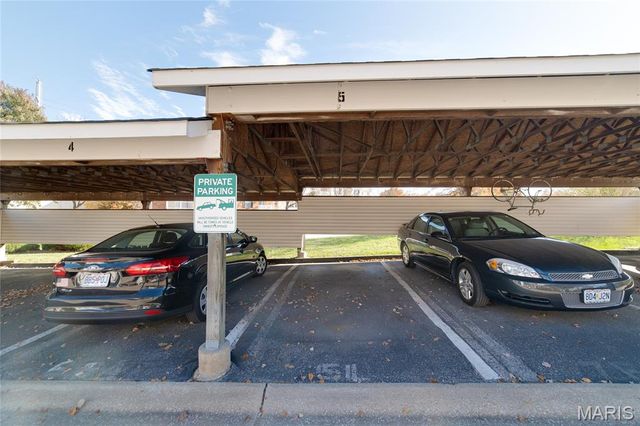 410 Benton Drive L, St Peters, MO 63376