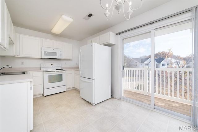 410 Benton Drive L, St Peters, MO 63376