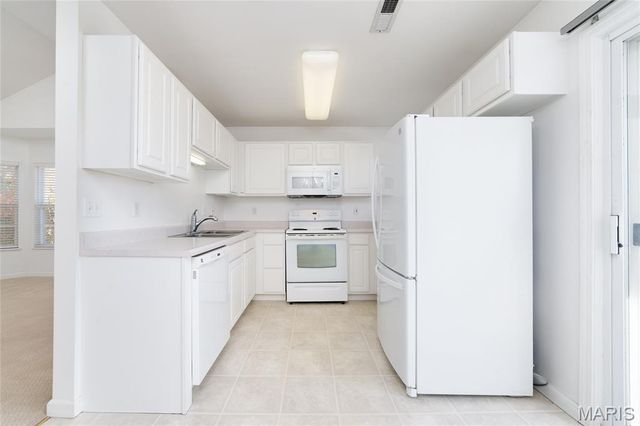 410 Benton Drive L, St Peters, MO 63376