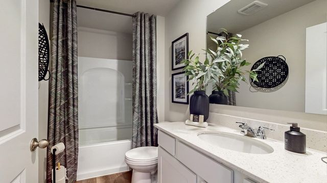 2686 SE Creekhill Way, West Des Moines, IA 50265