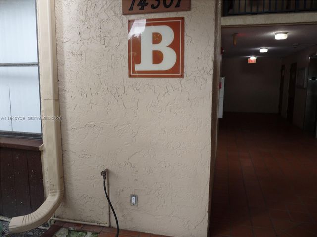 14301 N Kendall Dr 203B, Miami, FL 33186