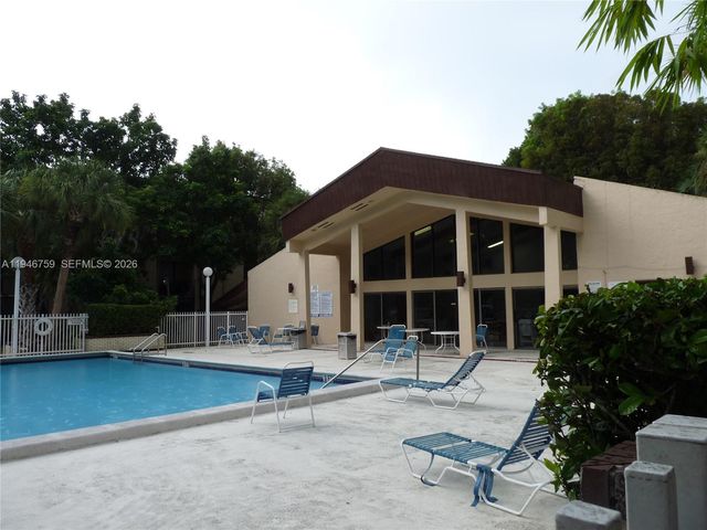 14301 N Kendall Dr 203B, Miami, FL 33186