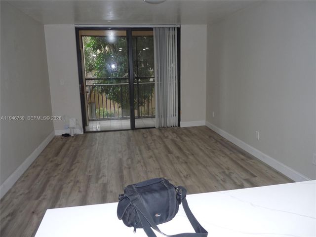 14301 N Kendall Dr 203B, Miami, FL 33186