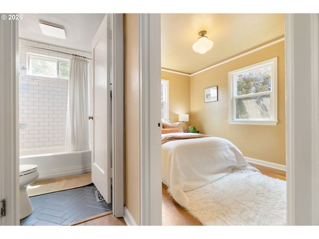 7340 N WILLAMETTE Blvd, Portland, OR 97203