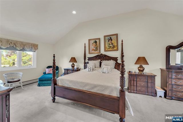 6 Jay Street, Old Tappan, NJ 07675