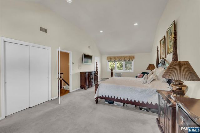 6 Jay Street, Old Tappan, NJ 07675
