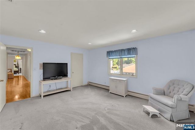 6 Jay Street, Old Tappan, NJ 07675