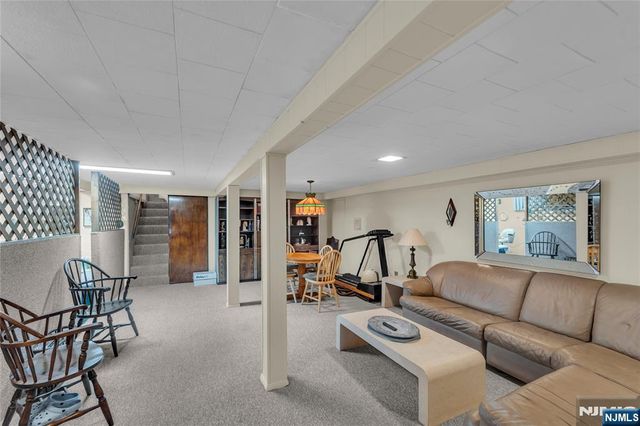 6 Jay Street, Old Tappan, NJ 07675