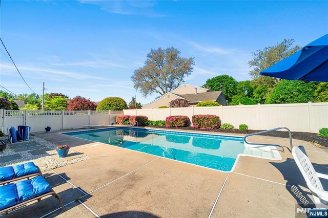 6 Jay Street, Old Tappan, NJ 07675