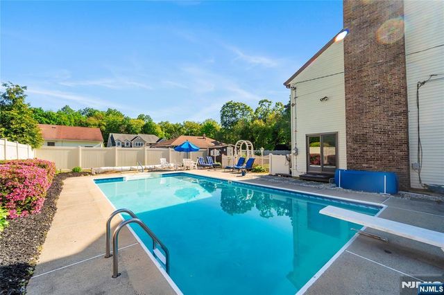 6 Jay Street, Old Tappan, NJ 07675