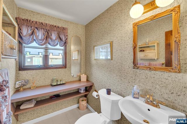 6 Jay Street, Old Tappan, NJ 07675