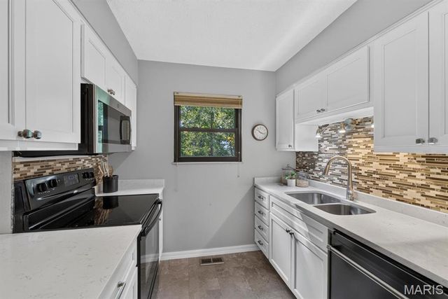 226 Walden Court, Unincorporated, MO 63025