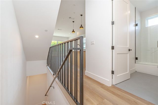 614 N Rampart Boulevard, Silver Lake, CA 90026