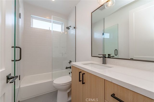 614 N Rampart Boulevard, Silver Lake, CA 90026