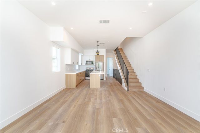 614 N Rampart Boulevard, Silver Lake, CA 90026