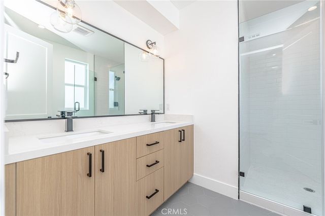 614 N Rampart Boulevard, Silver Lake, CA 90026