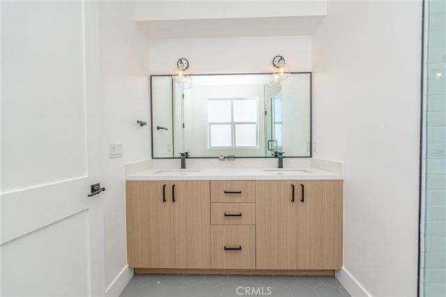 614 N Rampart Boulevard, Silver Lake, CA 90026