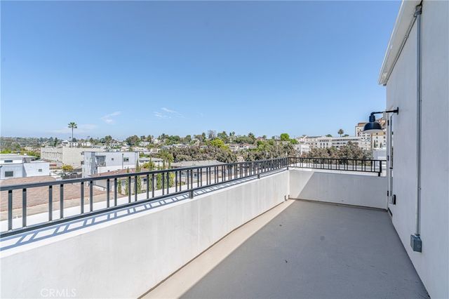 614 N Rampart Boulevard, Silver Lake, CA 90026