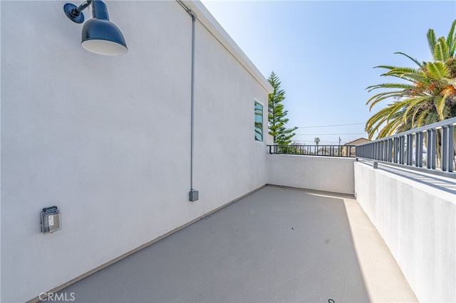 614 N Rampart Boulevard, Silver Lake, CA 90026