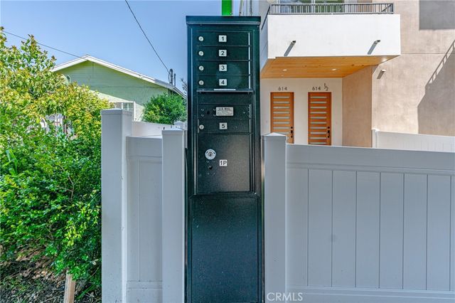 614 N Rampart Boulevard, Silver Lake, CA 90026