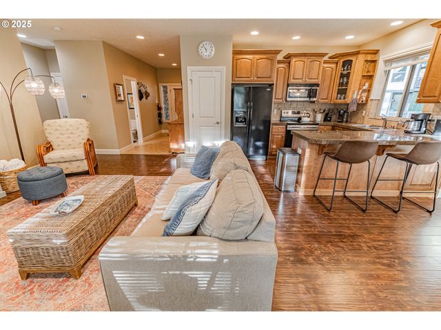 2278 Ne HOTSPUR Ln, Lincoln City, OR 97367