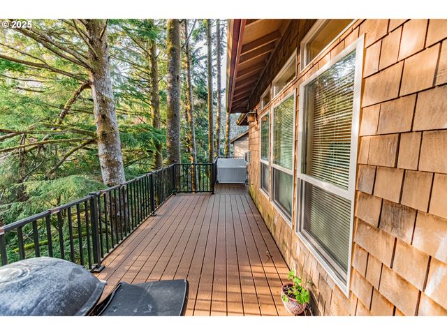 2278 Ne HOTSPUR Ln, Lincoln City, OR 97367