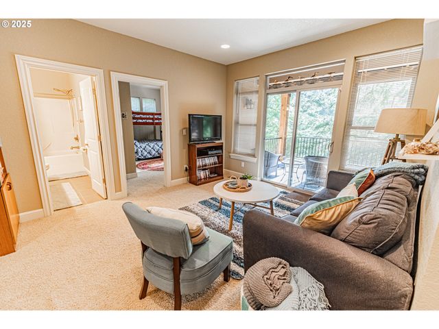 2278 Ne HOTSPUR Ln, Lincoln City, OR 97367