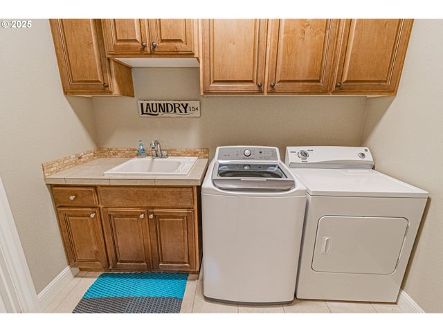 2278 Ne HOTSPUR Ln, Lincoln City, OR 97367