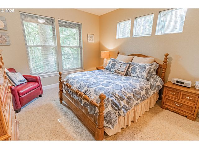 2278 Ne HOTSPUR Ln, Lincoln City, OR 97367