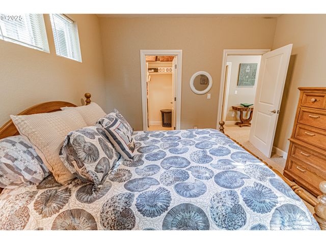 2278 Ne HOTSPUR Ln, Lincoln City, OR 97367