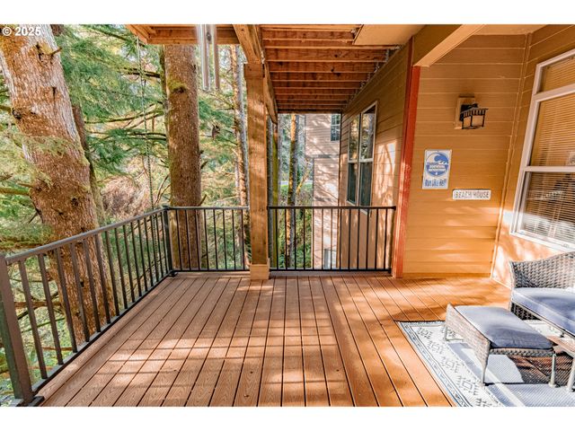 2278 Ne HOTSPUR Ln, Lincoln City, OR 97367