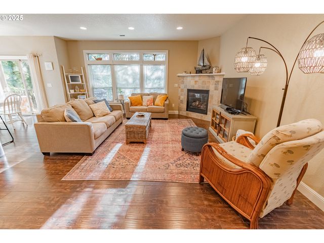 2278 Ne HOTSPUR Ln, Lincoln City, OR 97367