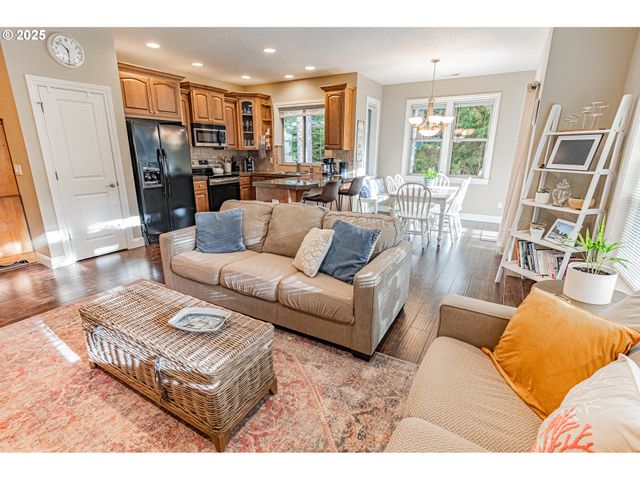 2278 Ne HOTSPUR Ln, Lincoln City, OR 97367