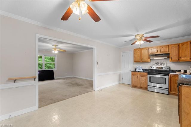 115 Vista Way Drive, Kernersville, NC 27284