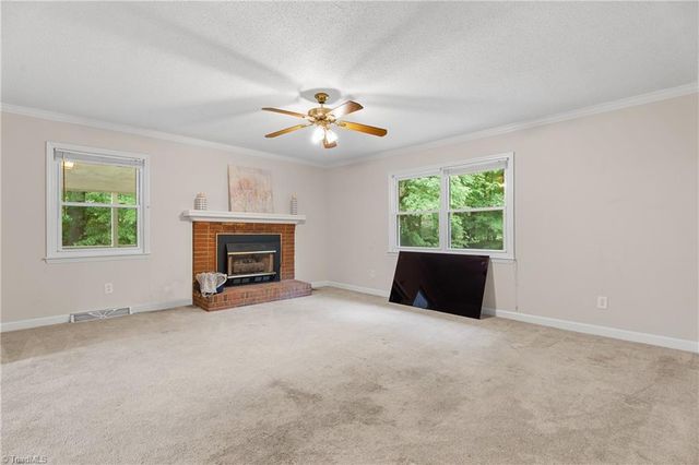 115 Vista Way Drive, Kernersville, NC 27284