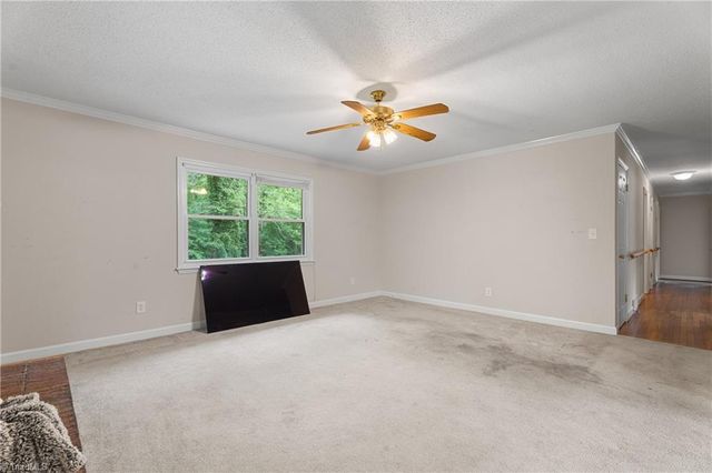 115 Vista Way Drive, Kernersville, NC 27284