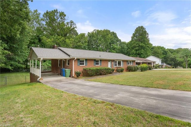 115 Vista Way Drive, Kernersville, NC 27284