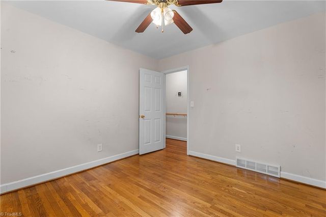 115 Vista Way Drive, Kernersville, NC 27284