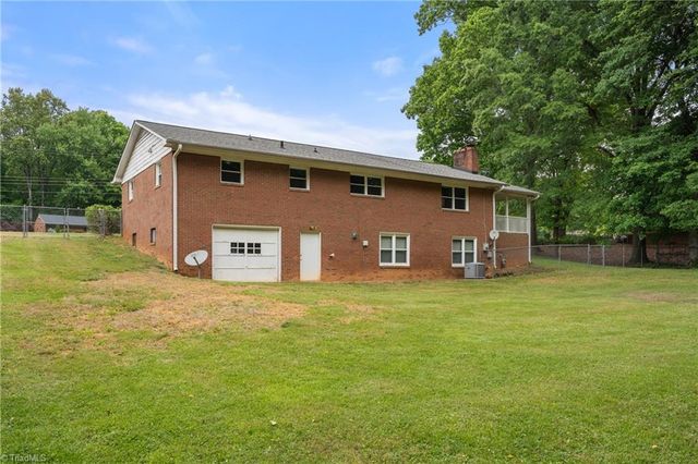 115 Vista Way Drive, Kernersville, NC 27284